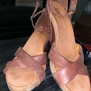 Super cute cork platform wedge Sandals